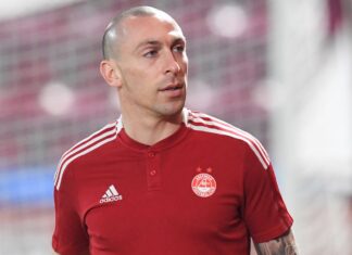 EDINBURGH, SCOTLAND - MARCH 02: Aberdeen's Scott Brown before a Cinch Premiership match between Hearts and Aberdeen at Tynecastle, on March 02, in Edinburgh, Scotland.  (Photo by Ross Parker / SNS Group)